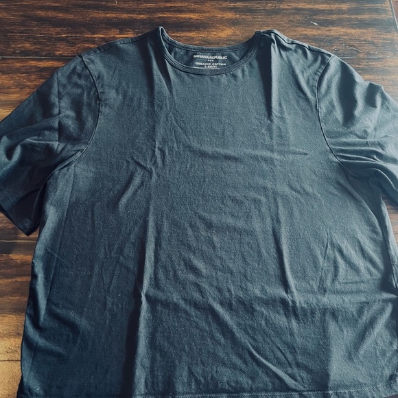 Banana Republic Men's black organic short Sleeve Tee - Picture 5 of 5